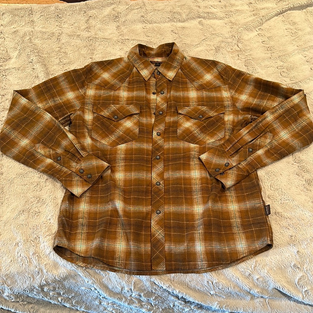 Size small lightweight western style button down flannel. Worn once.  Mint